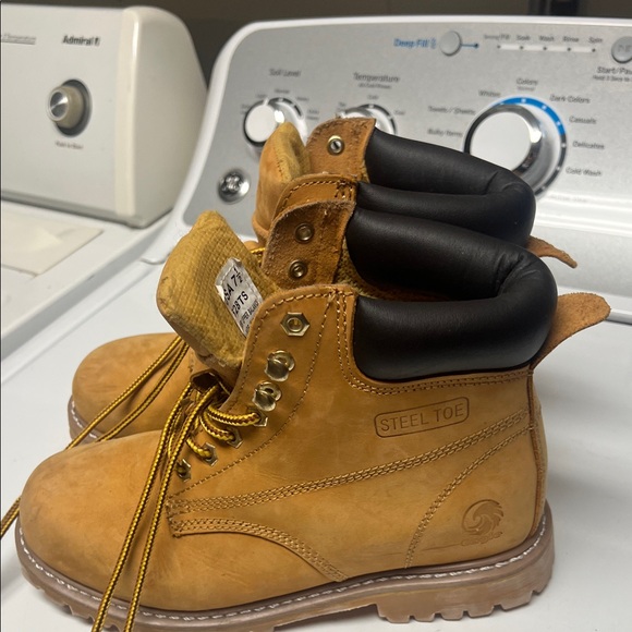 Tan Lace-Up Boots Like Timberland - Picture 3 of 6